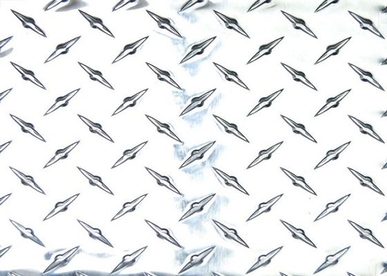 China Diamond Plate Aluminum Sheets 4x8 , Customized 1050 Aluminum Plate For Floor supplier