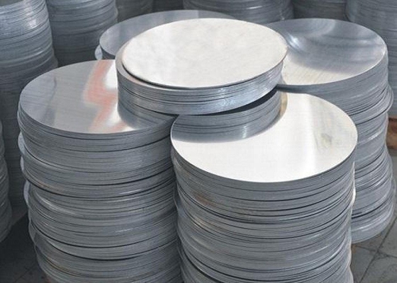 China 0.4-4.0mm A1060 Aluminum Round Disc Low Density Light Weight For Cookware / Lights supplier